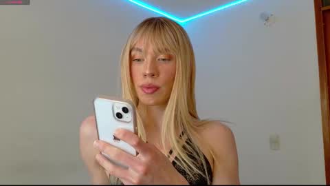 Snapshot of ivonnybonita_ chatting on 12.22.25 Ivonny online show from 12.22.25