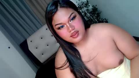 Snapshot of ivorycat1 chatting on 12.18.25 Ivory Cat RAWR online show from 12.18.25