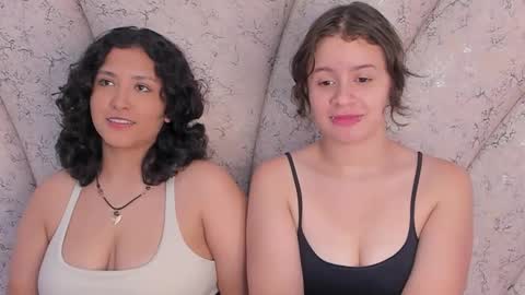 Snapshot of ivy_and_molly chatting on 09.11.25 Ivy and Molly online show from 09.11.25