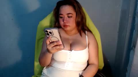 Snapshot of ivy_hottie chatting on 12.04.25 IVY online show from 12.04.25