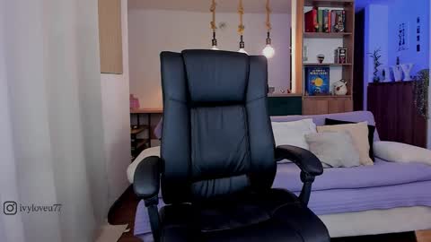 Snapshot of ivy_love33 chatting on 11.12.25 Ivy online show from 11.12.25