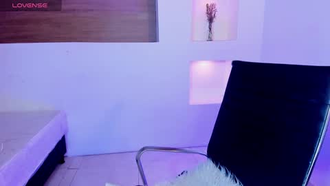 Snapshot of ivybliss8 chatting on 02.27.25 i v y b l i s s online show from 02.27.25