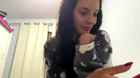 Snapshot of ivydesirer chatting on 03.27.26 Ivy Desirer online show from 03.27.26