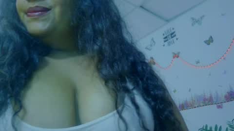 Snapshot of ivydesouzaa chatting on 05.20.26 ivydesouza online show from 05.20.26