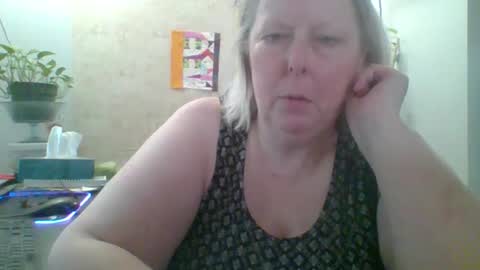 Snapshot of ivyjane3522 chatting on 04.25.26 ivyjane3522 online show from 04.25.26