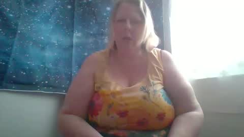 Snapshot of ivyjane3522 chatting on 04.30.26 ivyjane3522 online show from 04.30.26