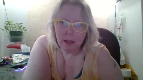 Snapshot of ivyjane3522 chatting on 05.11.26 ivyjane3522 online show from 05.11.26