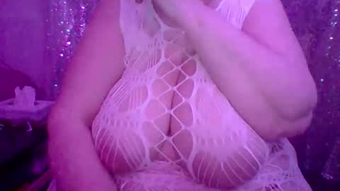 Snapshot of ivyjane3522 chatting on 05.19.26 ivyjane3522 online show from 05.19.26