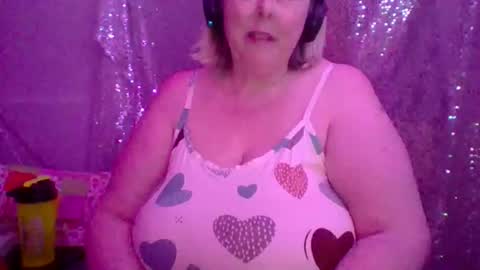Snapshot of ivyjane3522 chatting on 05.24.26 ivyjane3522 online show from 05.24.26