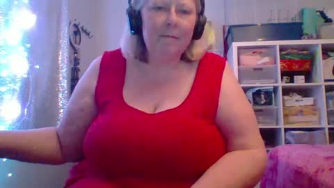 Snapshot of ivyjane3522 chatting on 06.28.26 ivyjane3522 online show from 06.28.26