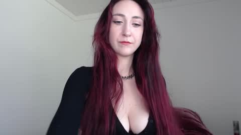 Snapshot of ivyrosiex chatting on 10.21.25 Ivy Rosie online show from 10.21.25