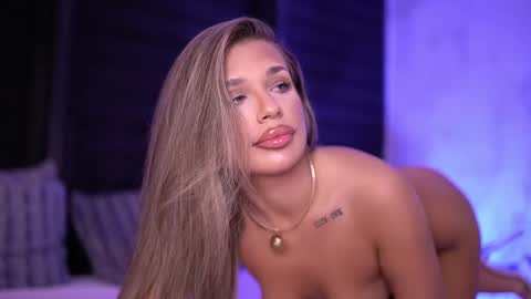 IvyRowa online show from 03.12.25