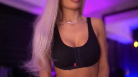 IvyRowa online show from 02.01.26