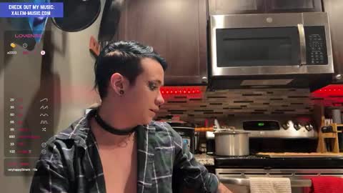 Muse hethey online show from 12.25.24