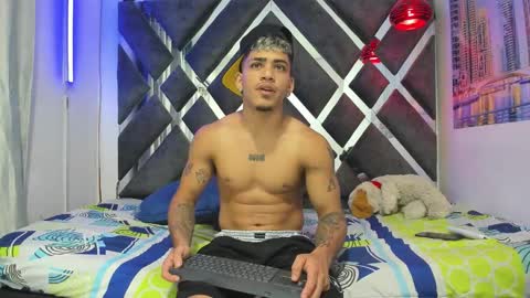 izaack online show from 01.14.26