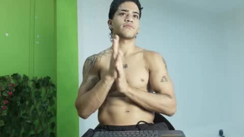 izaack online show from 04.26.26