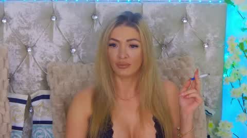 Snapshot of izabellle02 chatting on 05.26.26 Izabella online show from 05.26.26