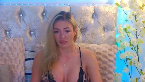 Snapshot of izabellle02 chatting on 06.03.26 Izabella online show from 06.03.26