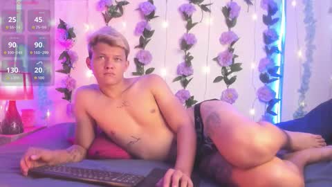 Snapshot of izan_02 chatting on 03.26.26 izan online show from 03.26.26