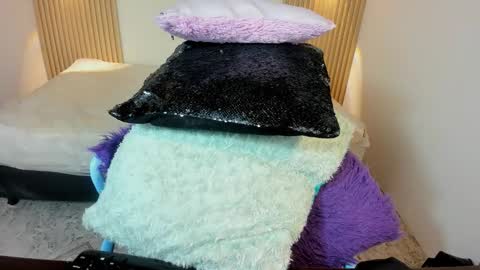 izelevans online show from 02.02.26