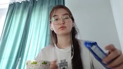 Mia online show from 07.04.26