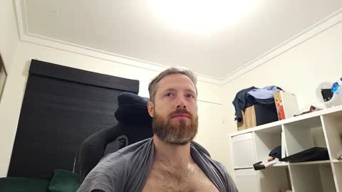 Snapshot of j0hnny_thunder chatting on 10.16.25 Johnny Thunder online show from 10.16.25