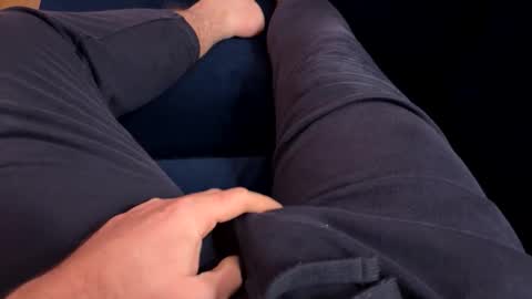 Snapshot of j0n275 chatting on 11.19.25 j0n275 online show from 11.19.25