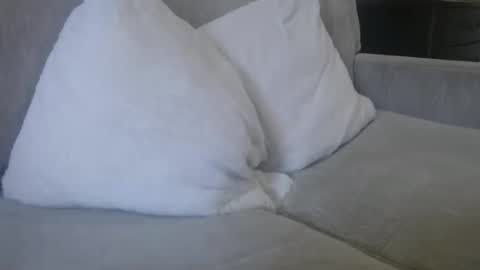 Snapshot of j335129 chatting on 12.04.25 James online show from 12.04.25