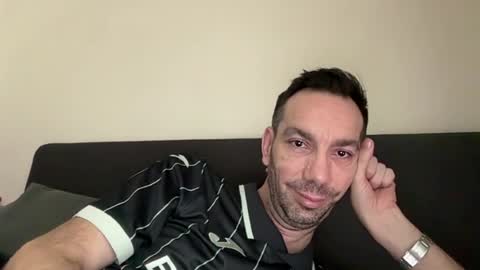 Snapshot of j_amessss chatting on 07.27.26 James online show from 07.27.26