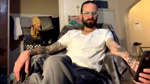 Snapshot of j_boogie_mane chatting on 12.20.25 j boogie online show from 12.20.25