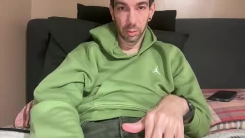 Snapshot of j_dc chatting on 12.05.25 j_dc online show from 12.05.25