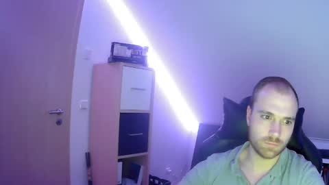 Snapshot of j_german783377 chatting on 01.07.25 here4y online show from 01.07.25