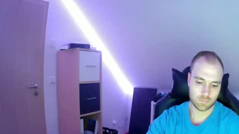 Snapshot of j_german783377 chatting on 01.23.25 here4y online show from 01.23.25