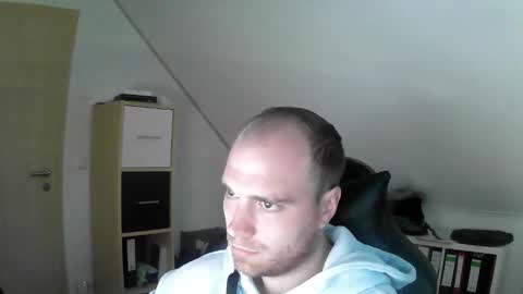 Snapshot of j_german783377 chatting on 10.01.25 here4y online show from 10.01.25