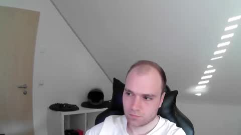 here4y online show from 04.01.26