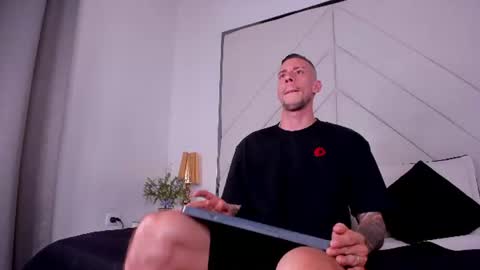 Snapshot of j_king__ chatting on 06.19.26 J King online show from 06.19.26