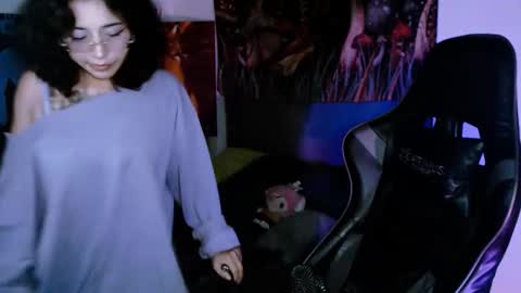 jade 18  online show from 11.18.25