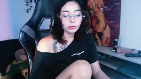 jade 18  online show from 05.12.26