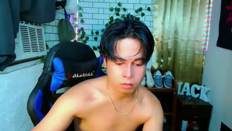 Snapshot of jack_collins69 chatting on 10.29.25 JACK online show from 10.29.25