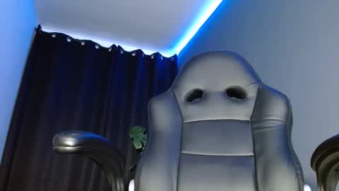 Snapshot of jackk_ho chatting on 12.17.24 Jack online show from 12.17.24