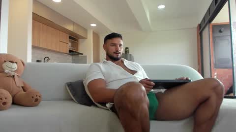 Snapshot of jackson_wayne__ chatting on 11.04.25 Jackson Wayne online show from 11.04.25