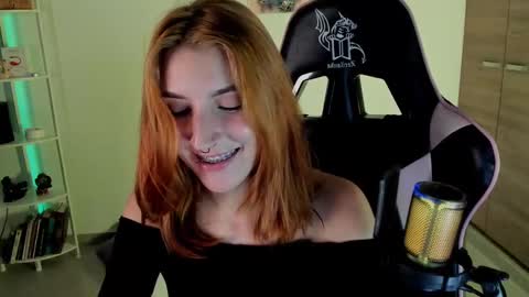 Snapshot of jacky_croft chatting on 12.17.24 Linda Sofia help me get to 100 thumbs up online show from 12.17.24