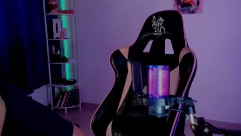 Snapshot of jacky_croft chatting on 01.08.25 Linda Sofia help me get to 100 thumbs up online show from 01.08.25