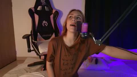 Snapshot of jacky_croft chatting on 03.10.25 Linda Sofia help me get to 100 thumbs up online show from 03.10.25