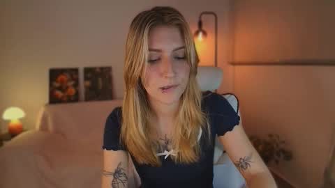 Snapshot of jacky_croft chatting on 10.15.25 Linda Sofia help me get to 100 thumbs up online show from 10.15.25