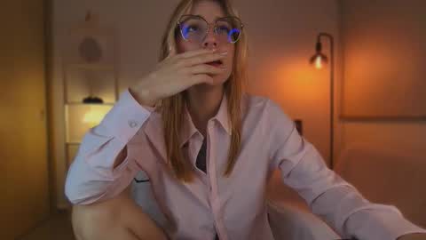 Snapshot of jacky_croft chatting on 10.20.25 Linda Sofia help me get to 100 thumbs up online show from 10.20.25