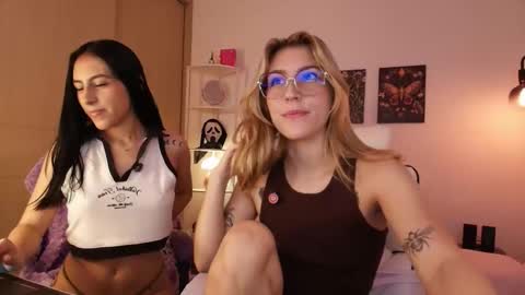 Snapshot of jacky_croft chatting on 11.03.25 Linda Sofia help me get to 100 thumbs up online show from 11.03.25