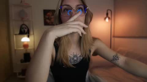 Snapshot of jacky_croft chatting on 11.17.25 Linda Sofia help me get to 100 thumbs up online show from 11.17.25