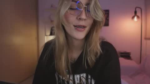 Snapshot of jacky_croft chatting on 11.22.25 Linda Sofia help me get to 100 thumbs up online show from 11.22.25