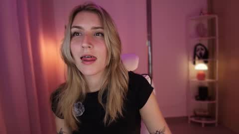 Snapshot of jacky_croft chatting on 12.03.25 Linda Sofia help me get to 100 thumbs up online show from 12.03.25